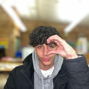 Meet your Posher, Joniel